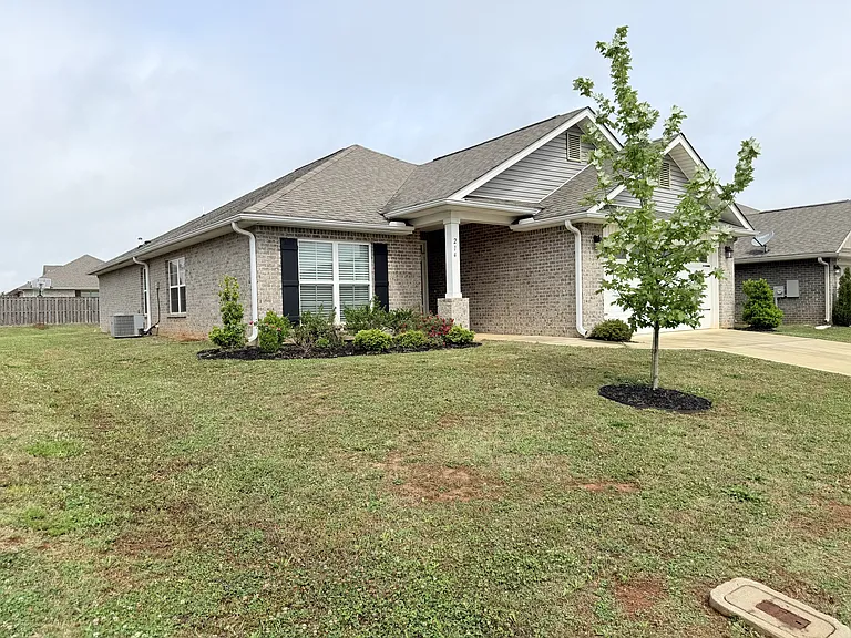 214 Alonzo Toney Dr — Photo 7