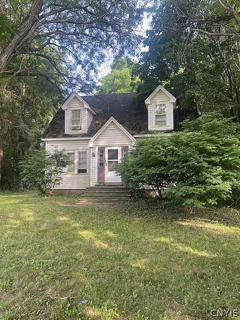 1st image of 18 Pierce Dr
