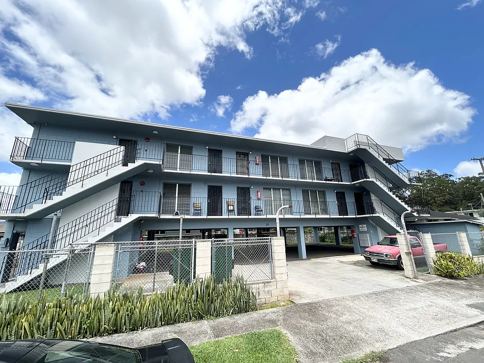 27 Lakeview Cir #202