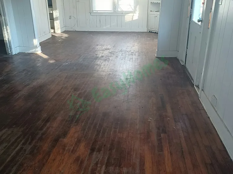 805 W Pine Ave — Photo 4
