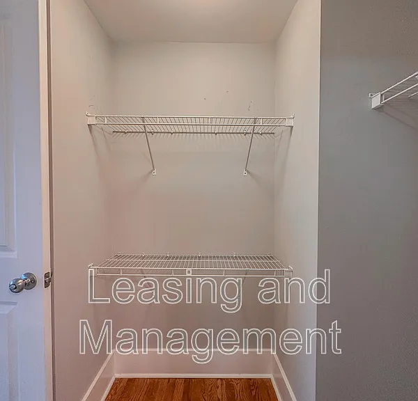 13 Corinne St — Photo 11