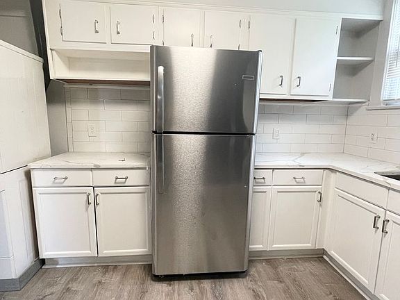5th image of 102 S Broadway #2S