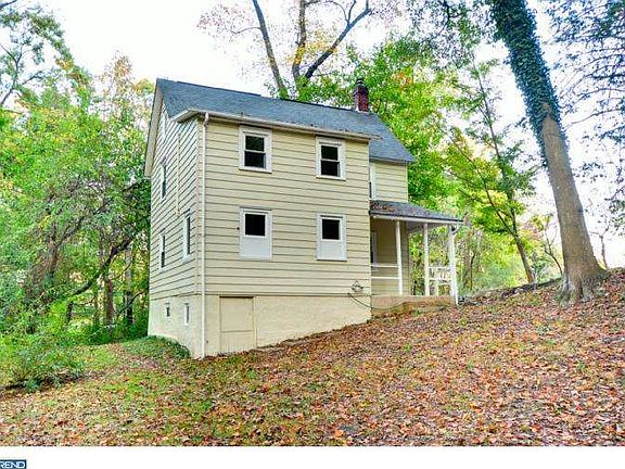 4th image of 50 Oakwood Ln