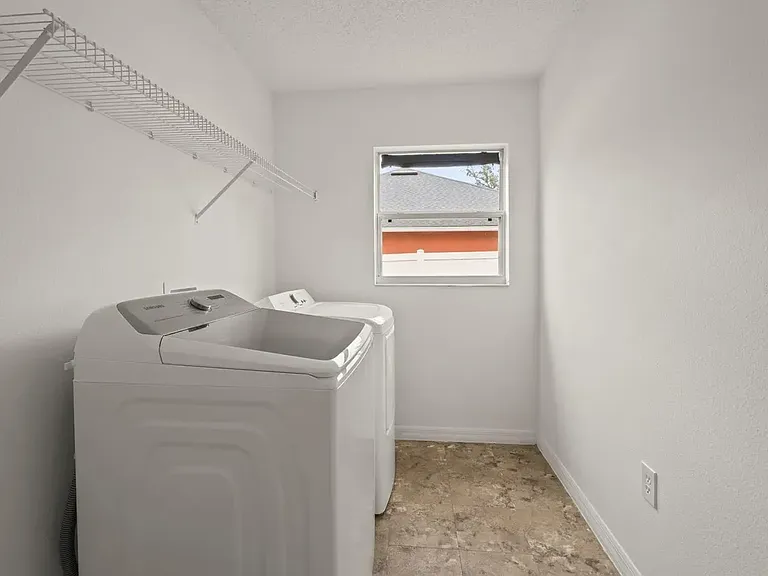 1911 Michigan Ct — Photo 45