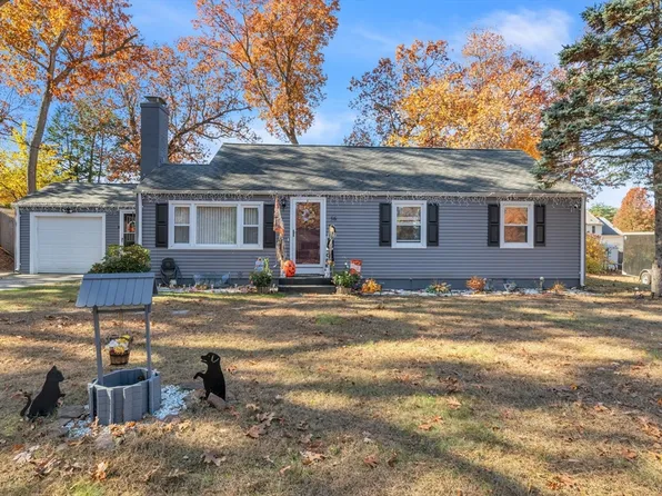 56 Winding Ln, Springfield, MA 01118