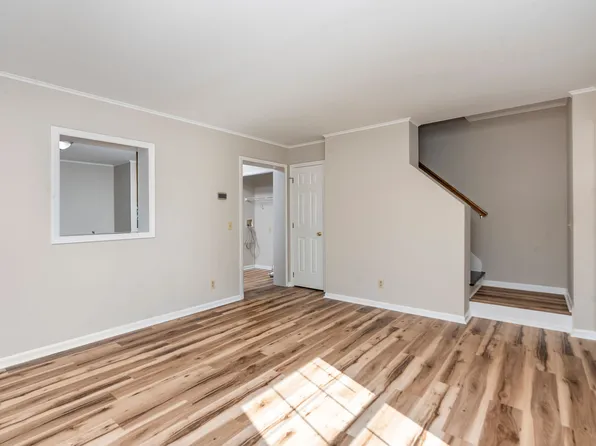 79 Woodlee Rd APT 3, Staunton, VA 24401