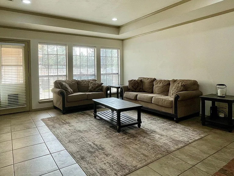 1715 Castleford Rd — Photo 17