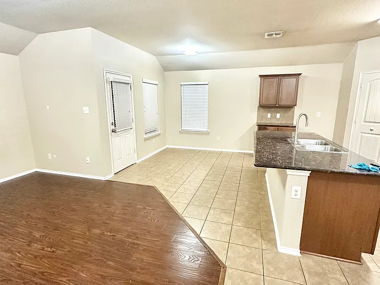 331 Elam Dr — Photo 8