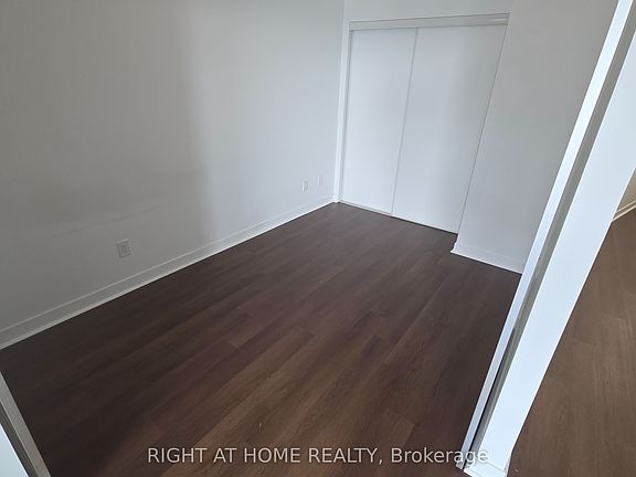 4th image of 51 E Liberty St #1916