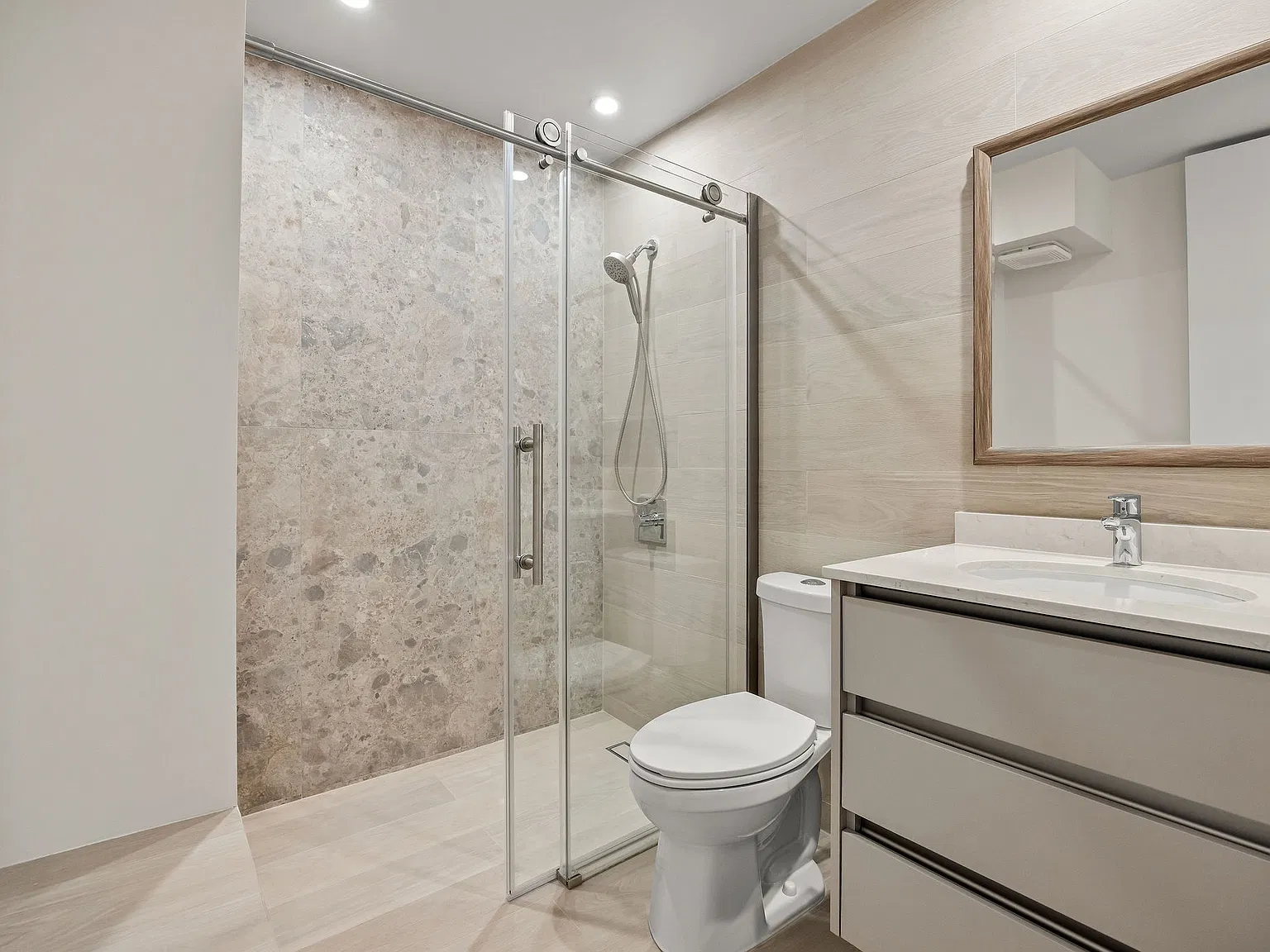 3 bed, 1198 sqft, $3,000 — Photo 4