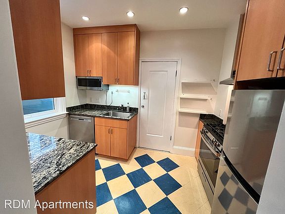 5th image of 1100 Jackson St APT 7