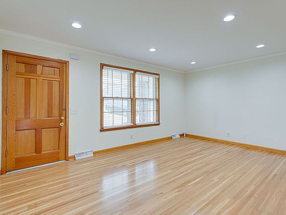 5th image of 171 McCall St