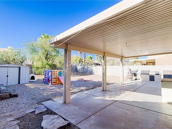 4th image of 826 Zinnia Cir