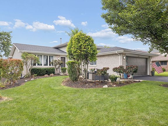3rd image of 2905 Carol Dr