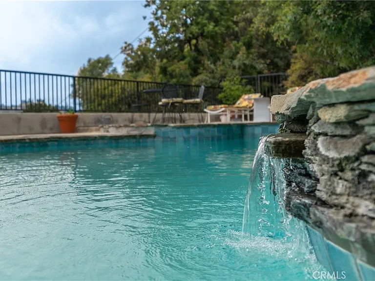 11446 Amanda Dr — Photo 44