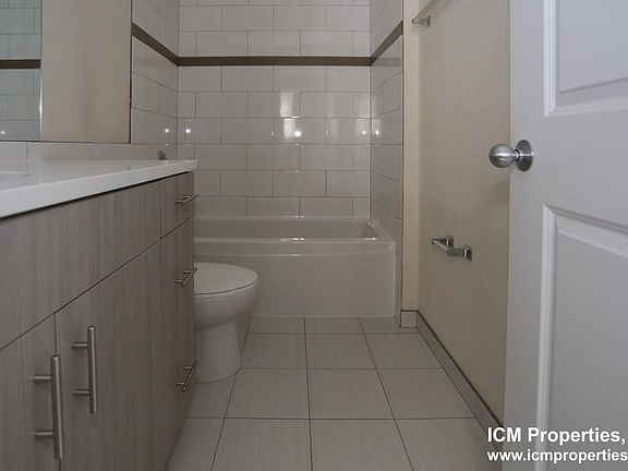 4th image of 3711 N Wilton Ave #L3