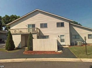 2343 Carnation Dr, Crest Hill, IL 60403