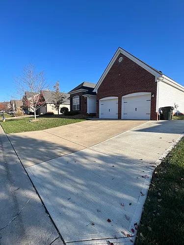 157 Whitman Way Photo 1
