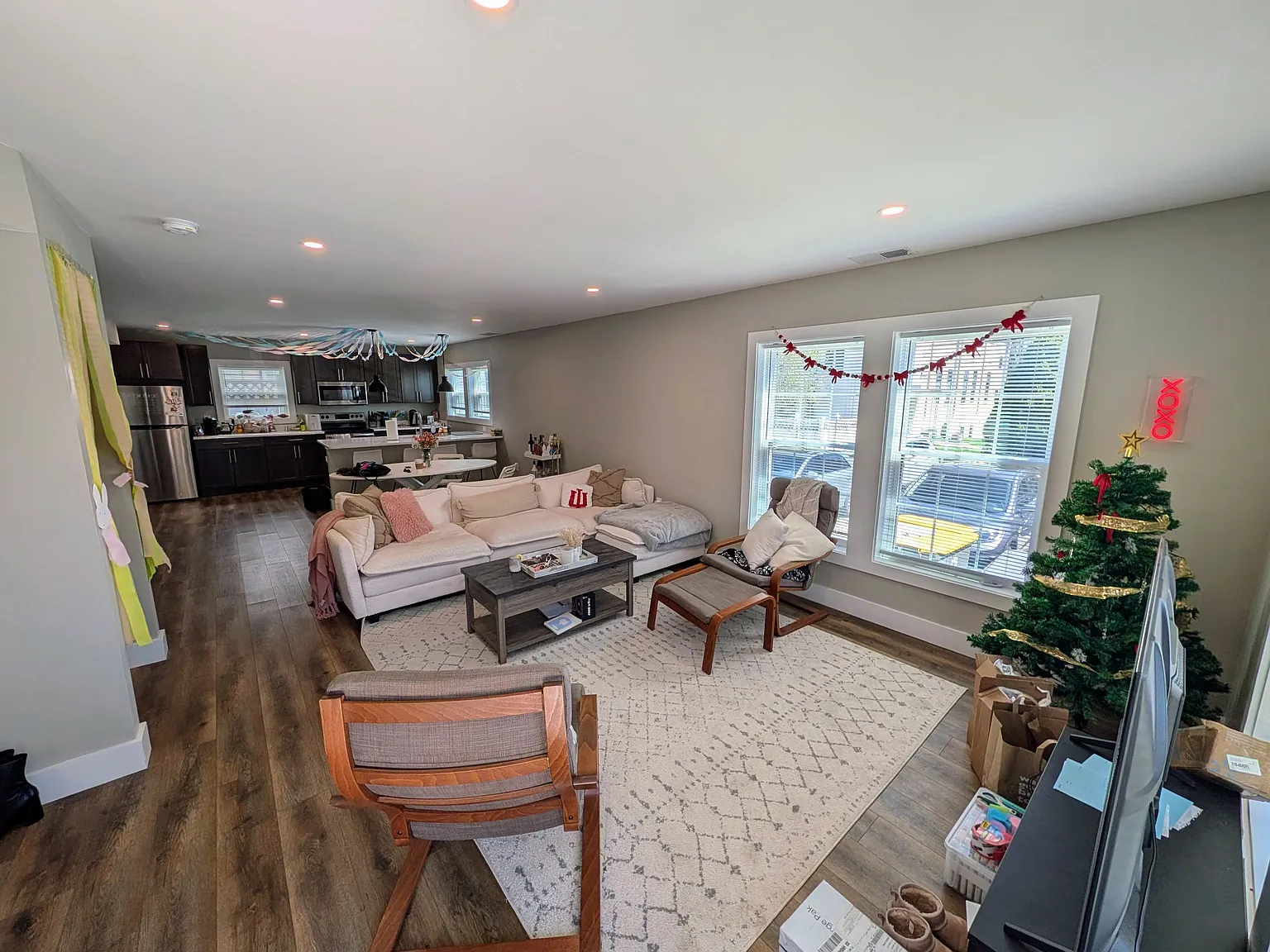 4 bed, 4.5 bath, 2052 sqft, $5,500 — Photo 3