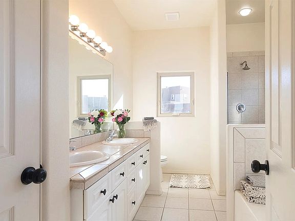 3rd image of 4251 Juniper Hill Ln