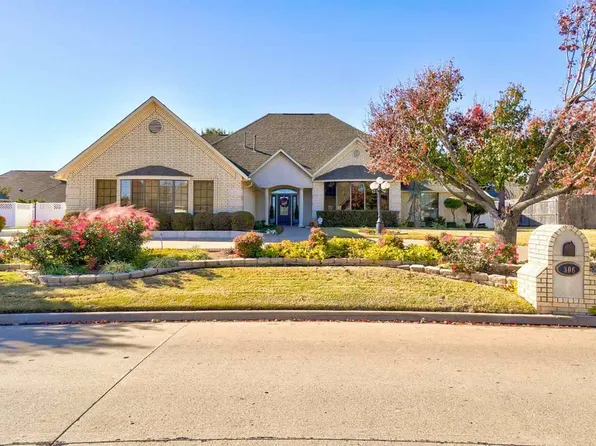 306 NW 32nd St, Lawton, OK 73505