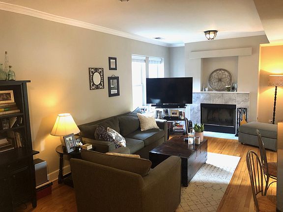 2nd image of 3456 N Janssen Ave APT E2