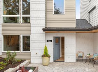 516 N 61st St, Seattle, WA 98103