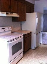 4th image of 1254 N Selfridge Blvd
