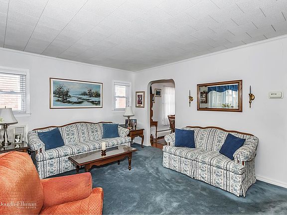 5th image of 46 Pearl St