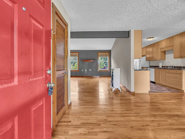 777 Helton Dr — Photo 2