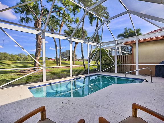 PRIVATE POOL W/ GOLF VIEWS