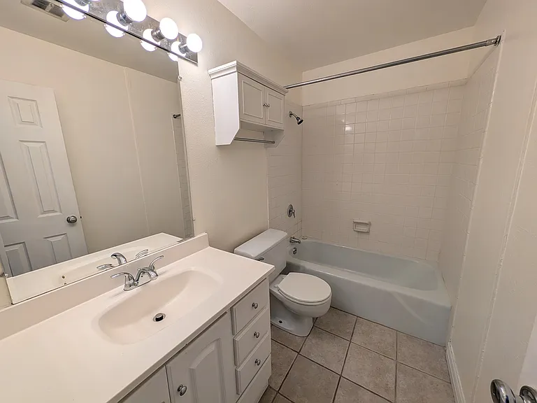 460 S Marion Pkwy #902-C — Photo 10
