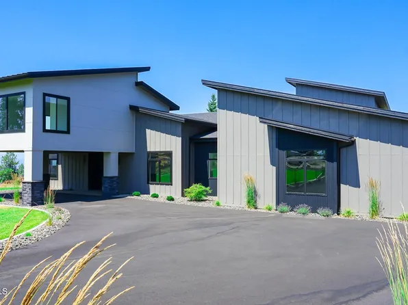 9745 S Kapalua Rd, Harrison, ID 83833