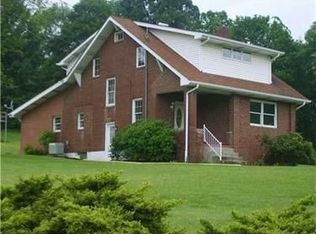 563 Freeport Rd, Freeport, PA 16229