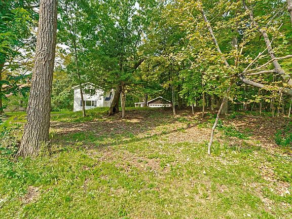 4th image of 43 Westside Dr