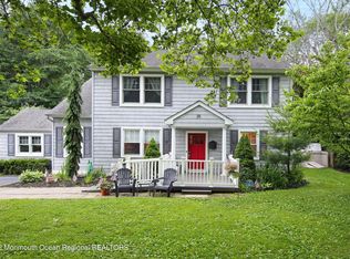 26 S Sunnycrest Dr, Little Silver, NJ 07739