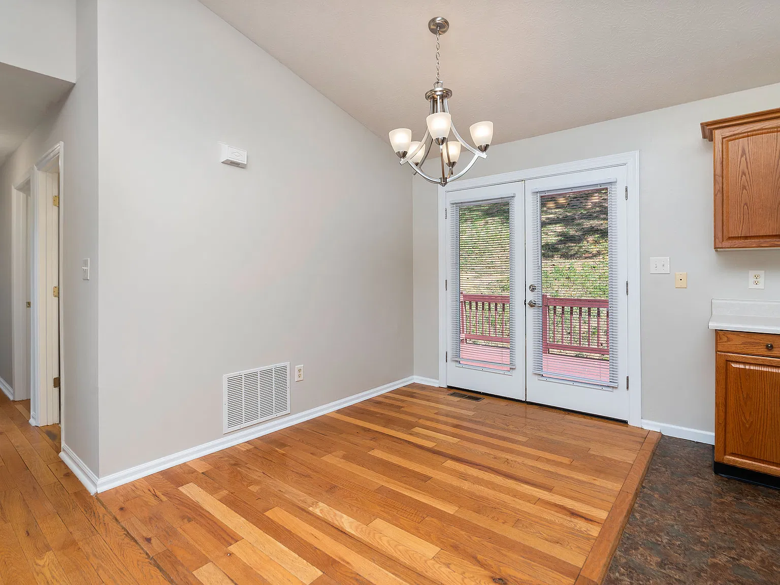 3 bed, 1115 sqft, $1,795 — Photo 4