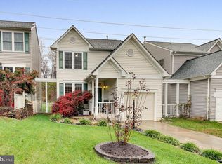 6597 Creek Run Dr, Centreville, VA 20121