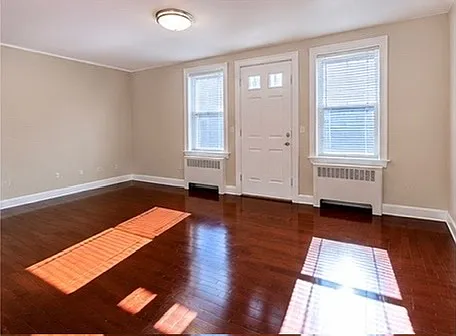 Colonial Ave — Photo 3