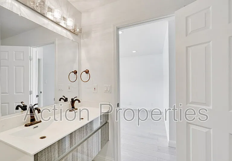 2126 Warmwood Ln — Photo 16