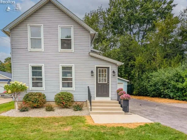 909 Main St, Huron, OH 44839