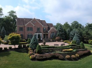 4 Top Of The World Way, Warren, NJ 07059