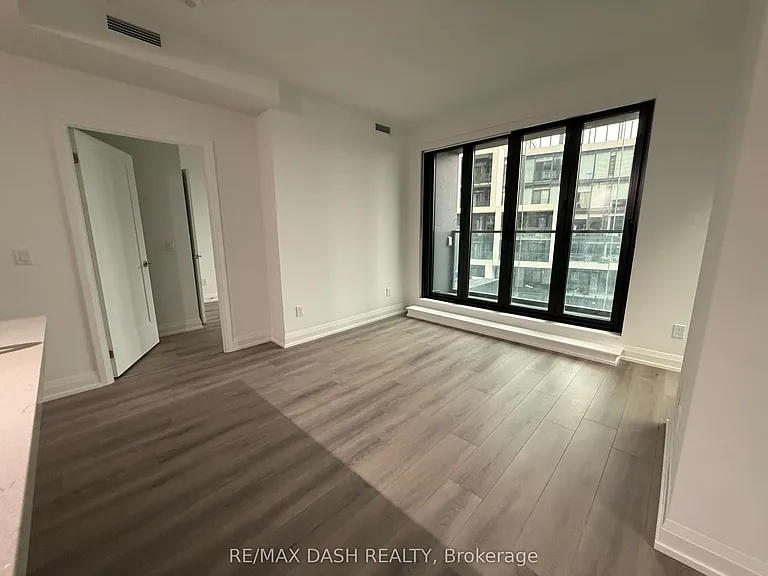 20 Soudan Ave #907 — Photo 20
