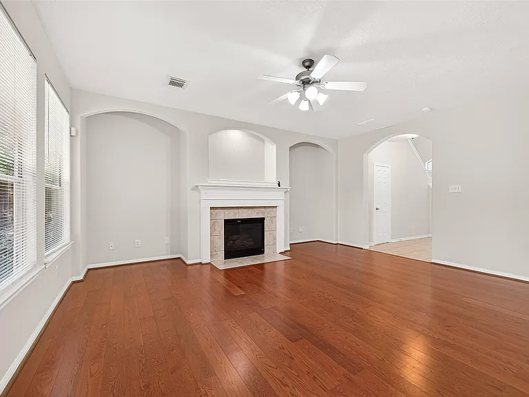 11 Nestlewood Pl — Photo 6