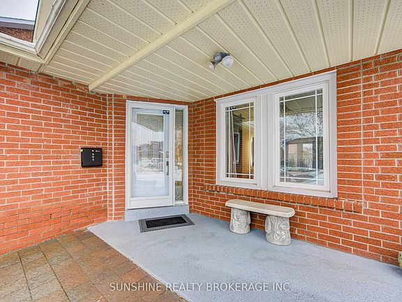 2nd image of 48 Ridware Cres