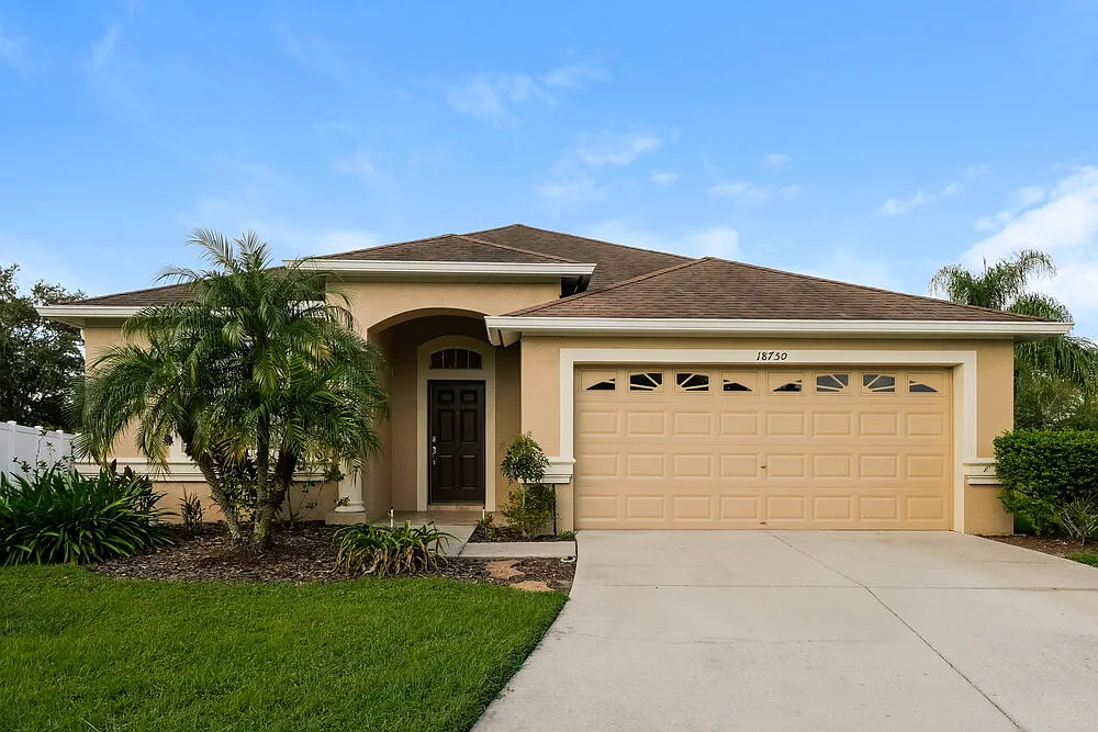 3 bed, 2.0 bath, 1702 sqft, $3,930 — Photo 1