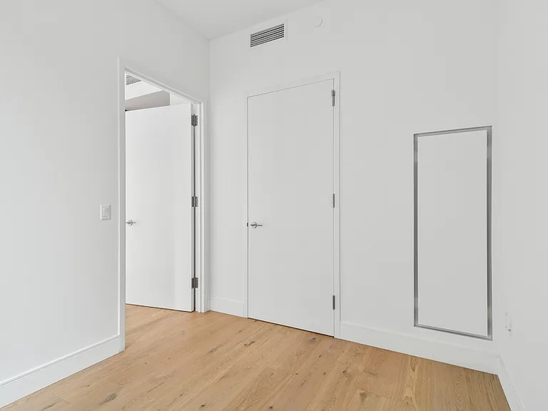 312 W 43rd St #4J — Photo 13