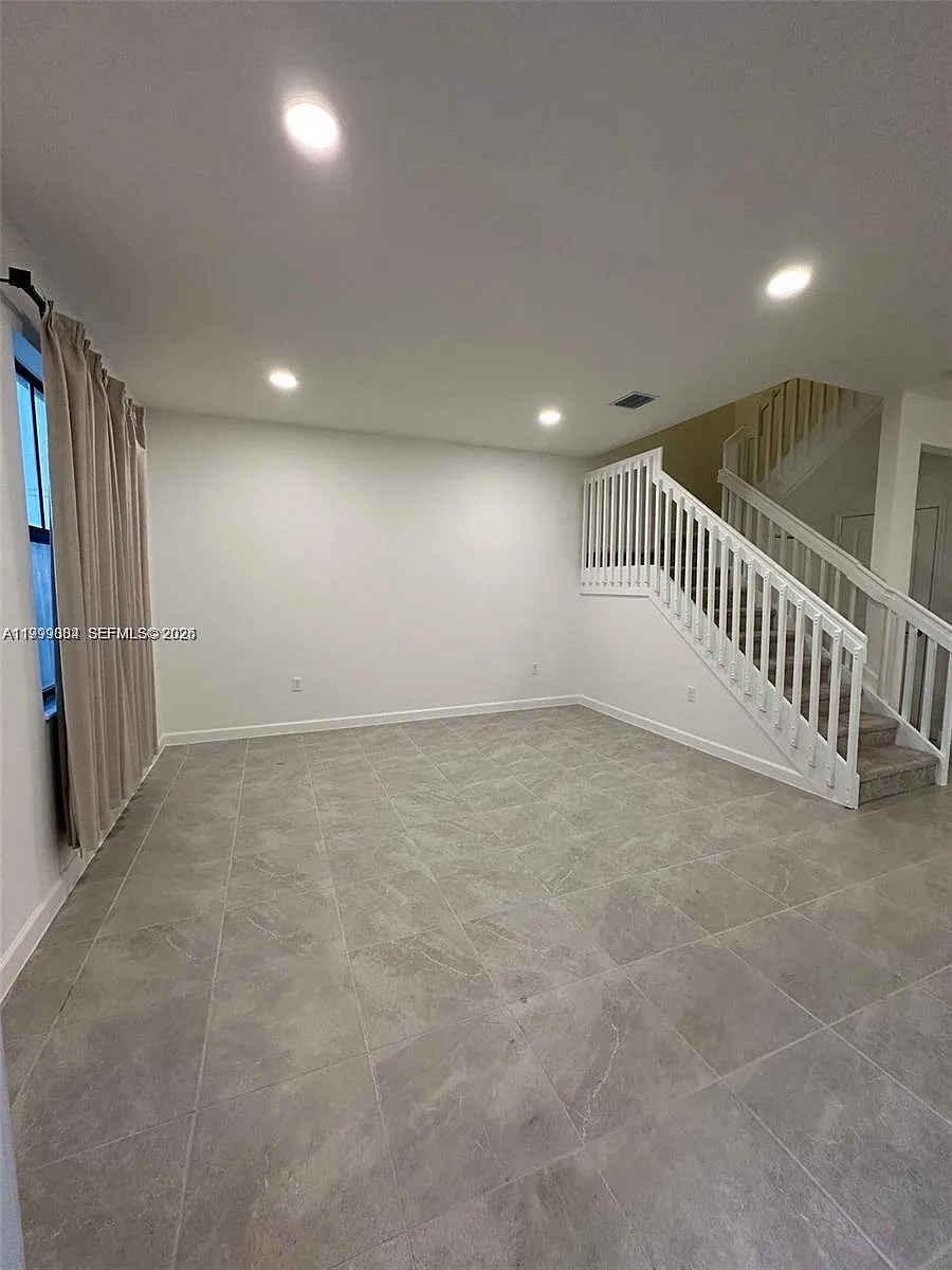 Building Photo - 12868 SW 232nd Ter #3
