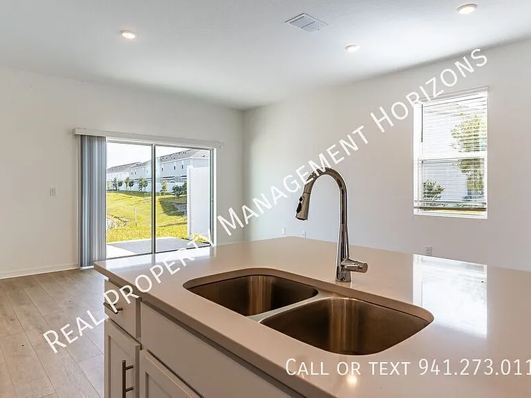 10709 Eclipse St — Photo 7