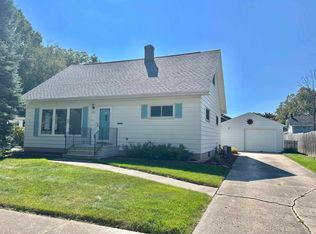 1181 Roscoe St, Green Bay, WI 54304